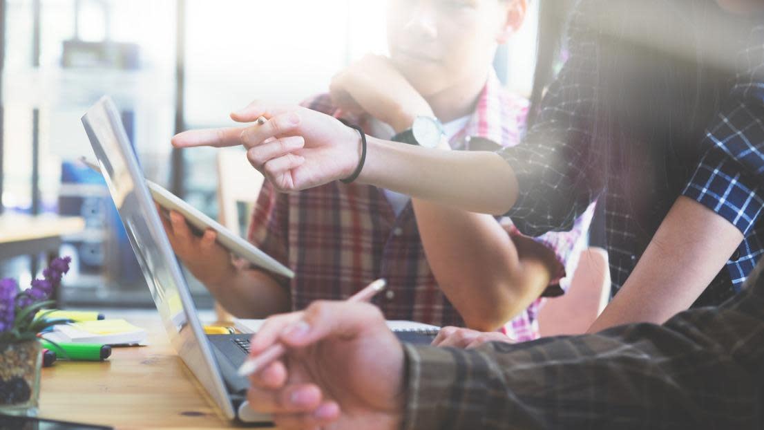 Graphic design team meeting project 