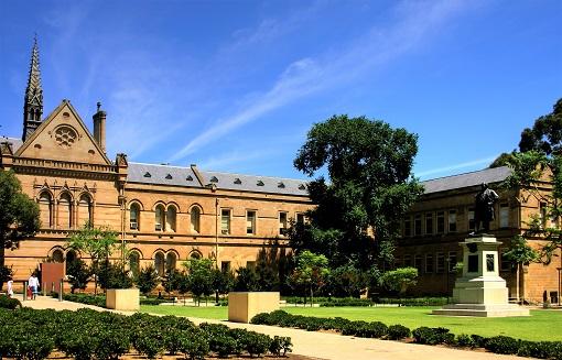 มหาวิทยาลัย adelaide