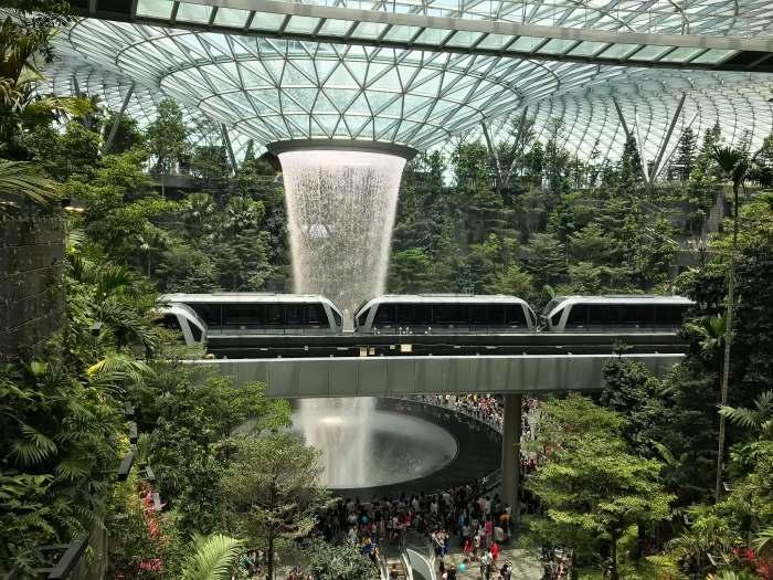 Jewel Changi Airport, tempat belajar instagrammable di Singapura - Hotcourses Indonesia