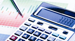 How to choose the right economics course for your career