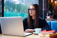 IELTS, TOEFL ve PTE: Yurtdışı Üniversite İçin Hangi Dil Sınavına Girmelisin?