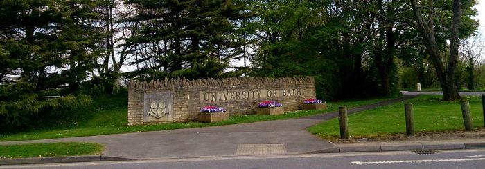 Suasana kampus University of Bath, salah satu universitas terbaik untuk kuliah bisnis di Inggris