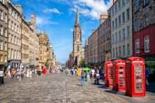 Edinburgh’da Öğrenci Yaşamı Nasıl? 2026 Güncel Maliyetler, Üniversiteler ve Konaklama