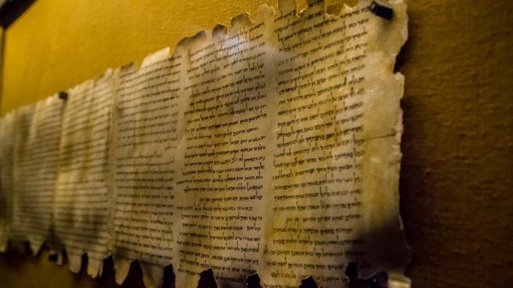 Dead Sea Scrolls, Qumran Caves Scrolls