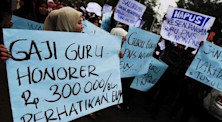 BERAPAKAH GAJI GURU DI DUNIA? DI INDONESIA?