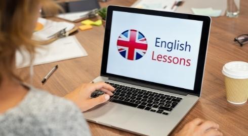 Pre-sessional English courses in the UK will increase your confidence.