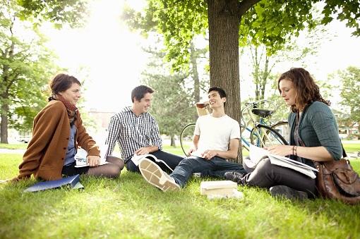 Bergabung dengan klub mahasiswa saat kuliah di luar negeri untuk menambah pertemanan - Hotcourses Indonesia