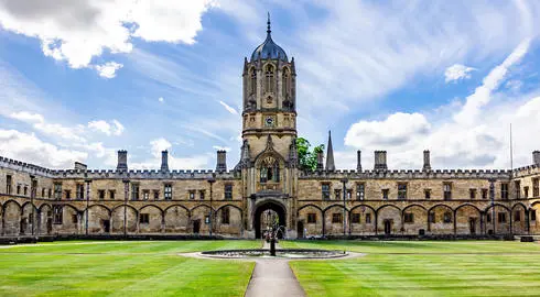 Tìm hiểu thành phố Oxford: Mọi điều cơ bản bạn cần biết