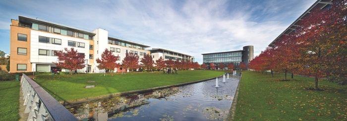 Kampus University of Warwick, salah satu tempat kuliah bisnis terbaik di Inggris
