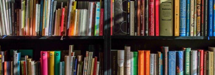 Biaya untuk buku pelajaran & bahan kuliah seringkali tidak diperhitungkan oleh pelajar Indonesia yang berniat kuliah di AS - Hotcourses Indonesia