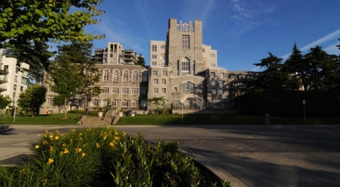 The Uni of British Columbia is one place to do masters in data science in Canada.
