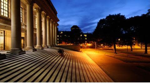 Peringkat Universitas Dunia Times Higher Education (THE) 