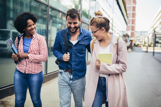 أفضل الجامعات في أفضل الجامعات البريطانية في دليل الجامعات الكامل