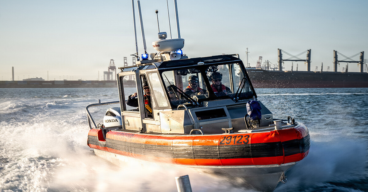 Coast Guard Station Los Angeles-Long Beach conducts non-complaint vessel pursuit training