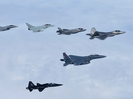 6 military planes flying in sky