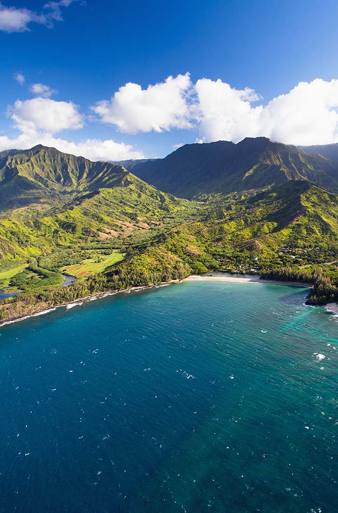 Kaui, HI sea and mountains