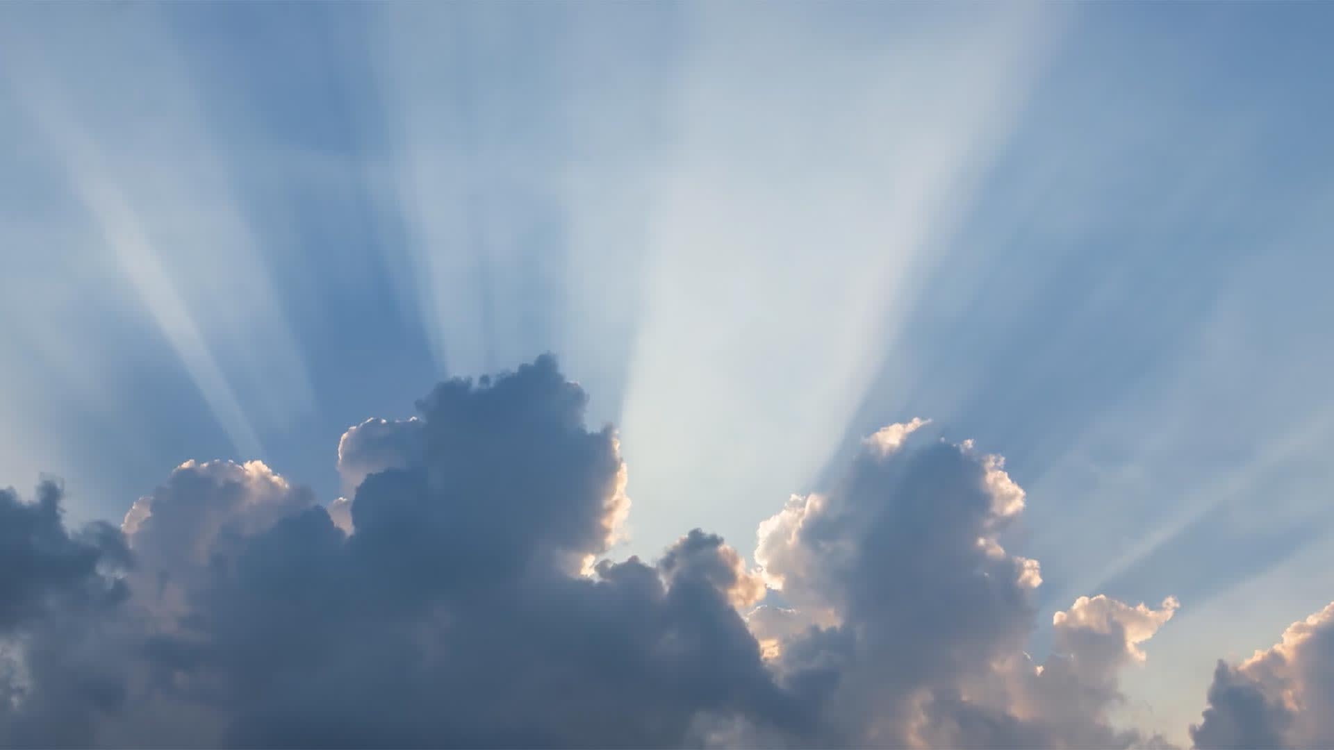 clouds showing sunshine rays 