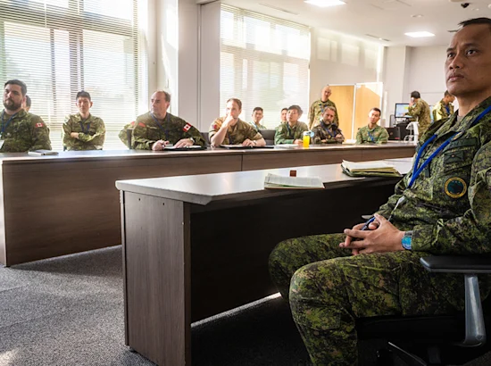 soldiers in a room together