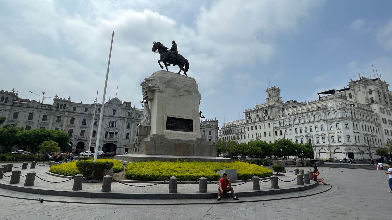 Lima san martin square