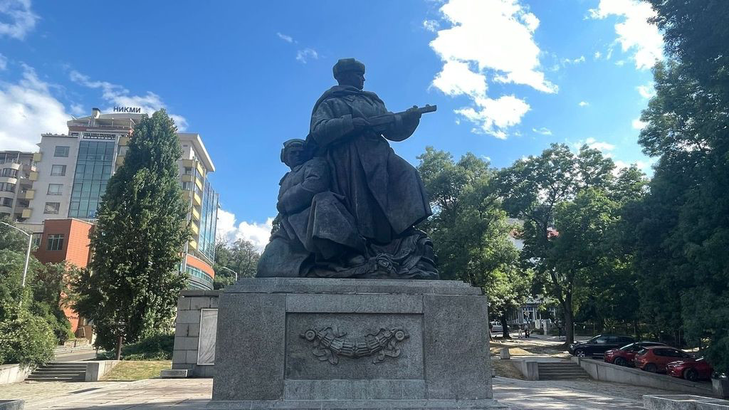 sofia fascist sculpture1