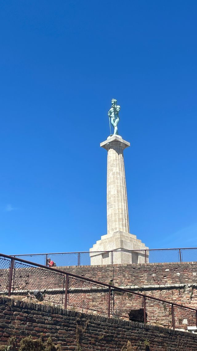 belgrade bombed statue