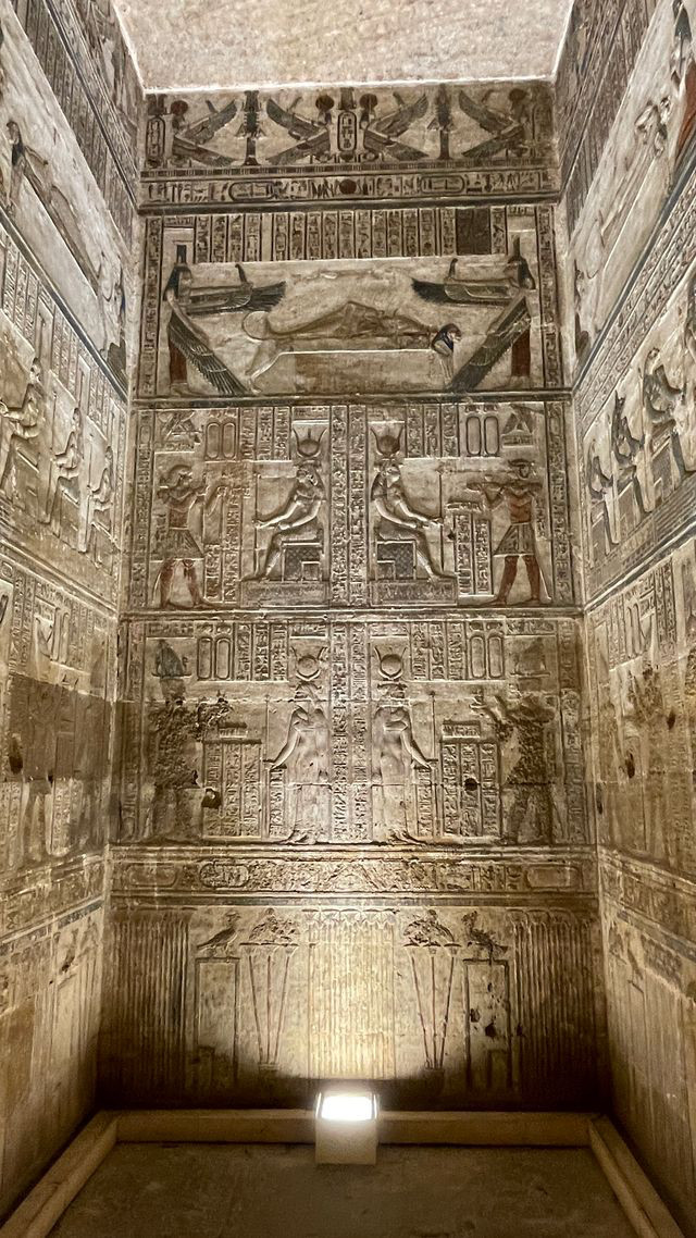 dandera crypt relief