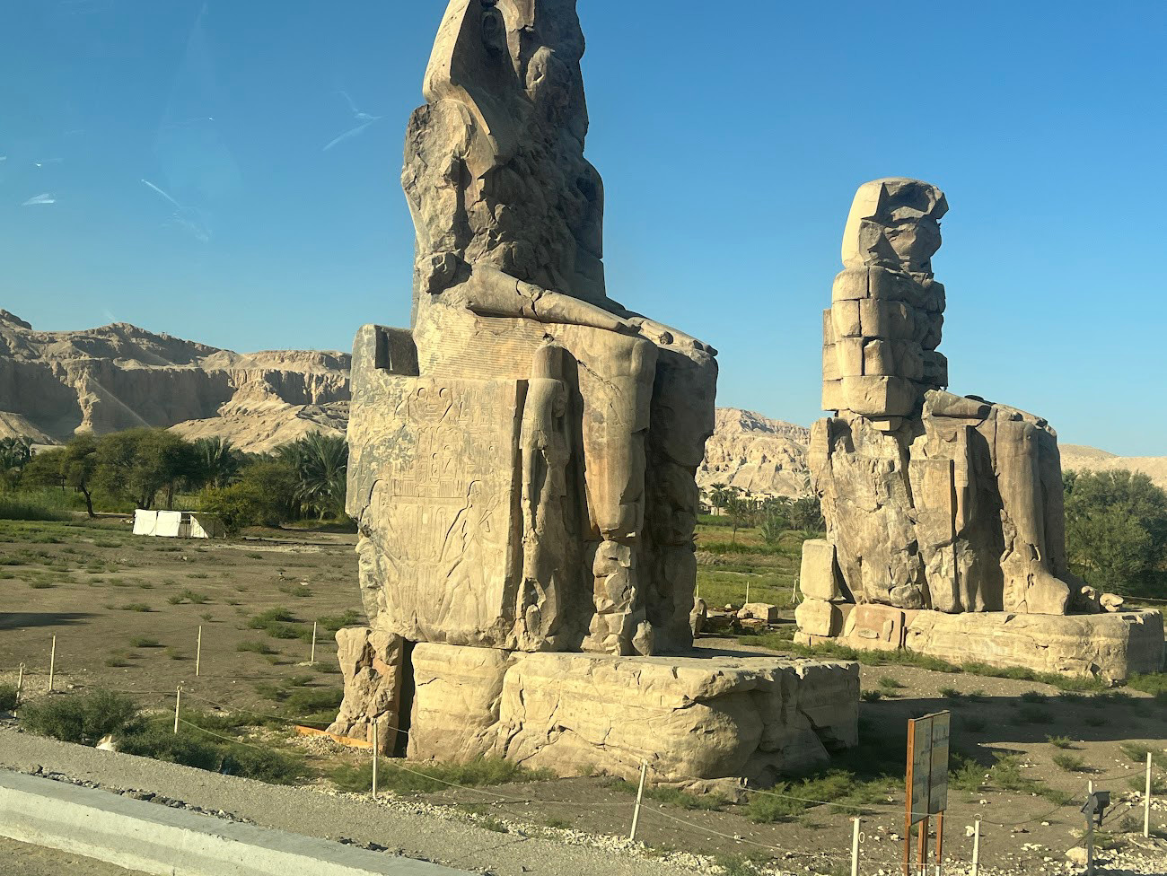 luxor memon statues