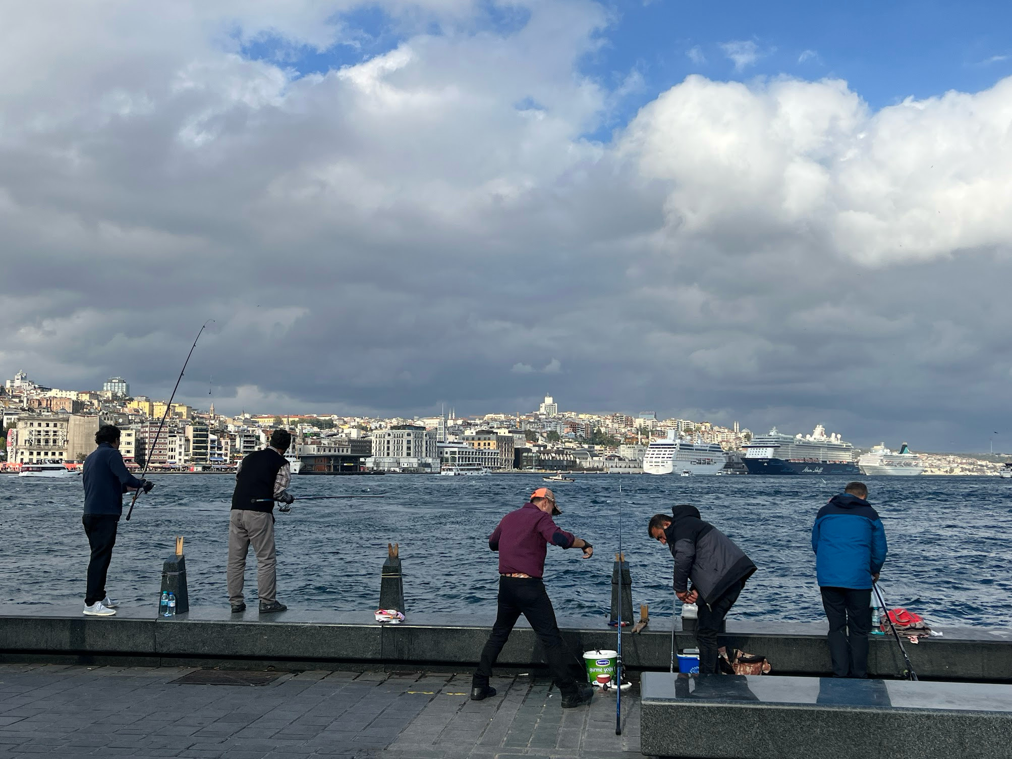 Istanbul Fishing