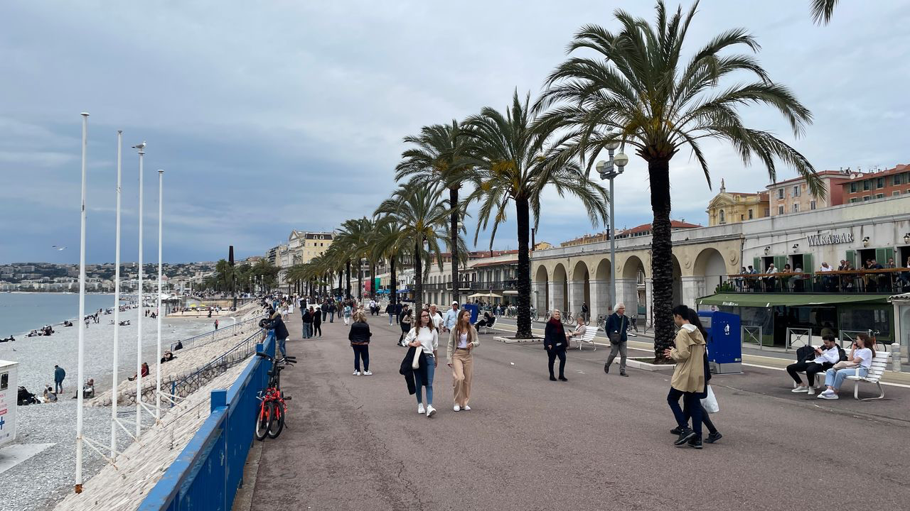 nice promonade beach