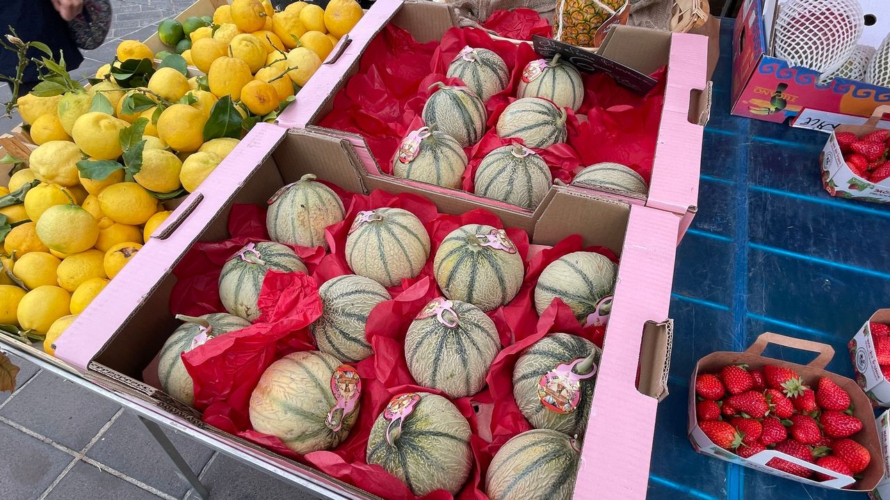 nice market fruits