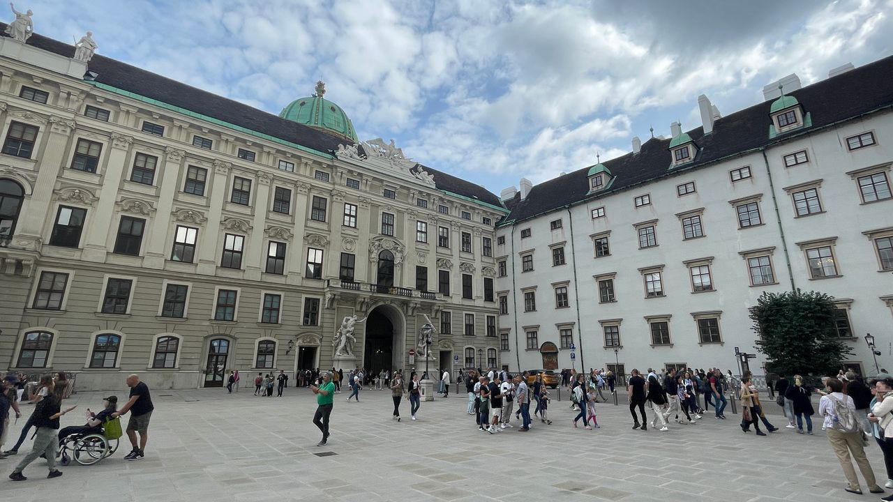 hofburg courtyard