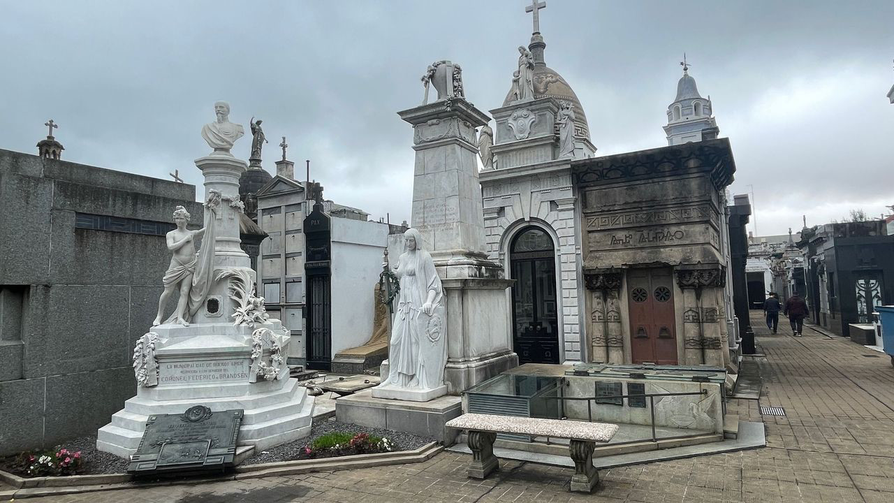 BA Recoleta tombs