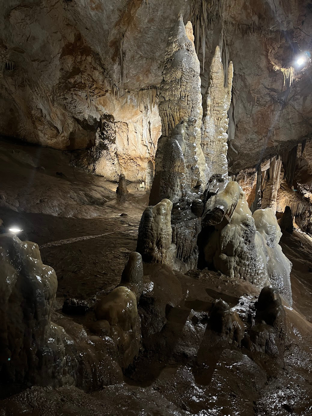 lipa cave2