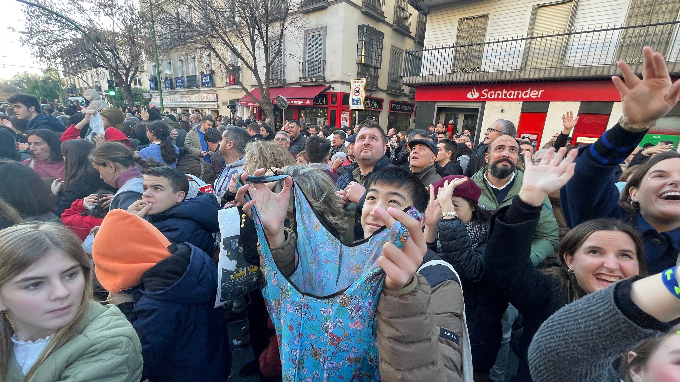 sevilla leo catch candy