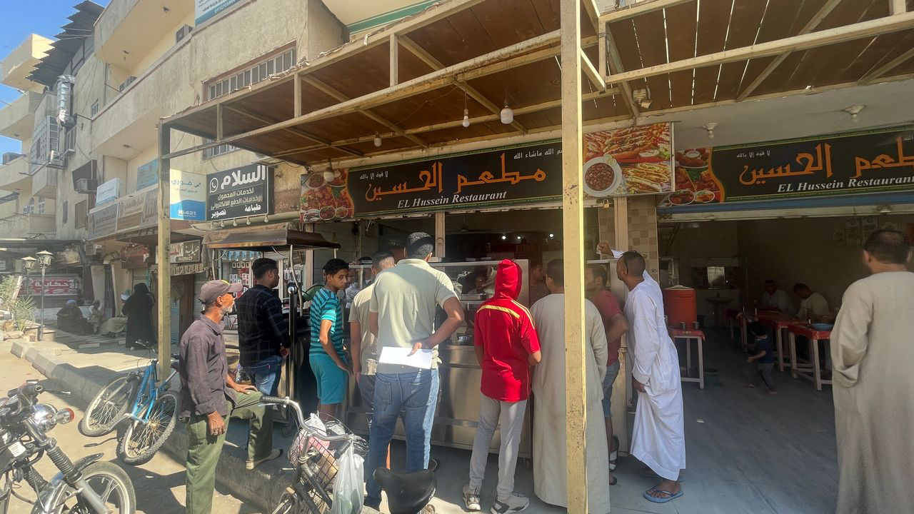 luxor falafel stand
