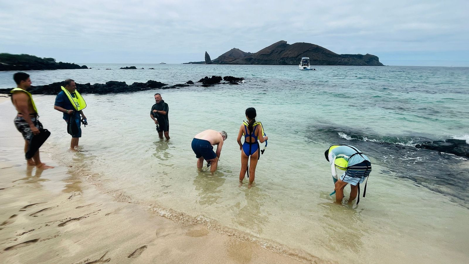 bartolome island snorckle