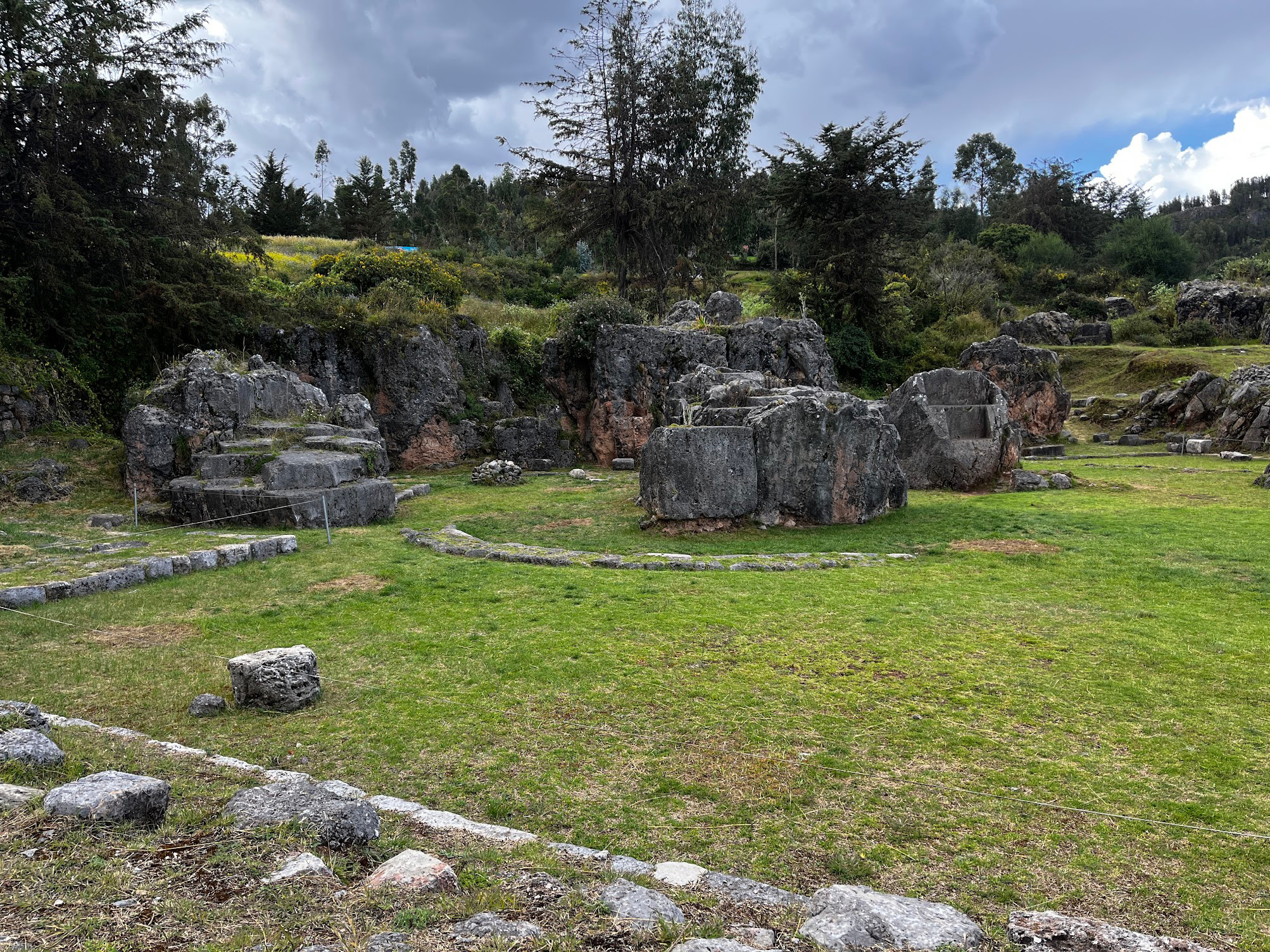 saks waman stone chair