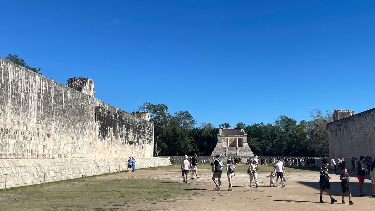 chichen itza ball court