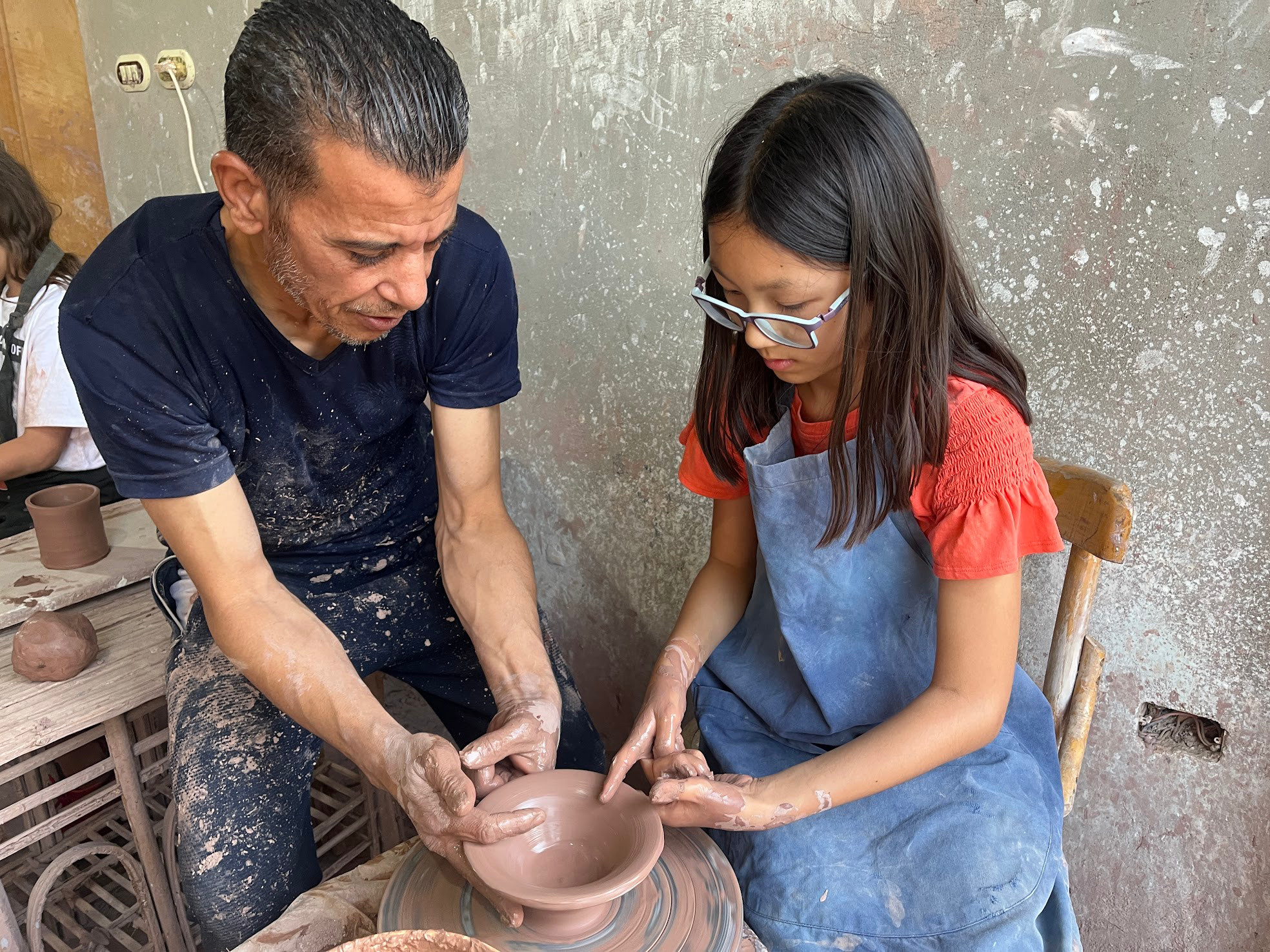 luxor hub pottery1
