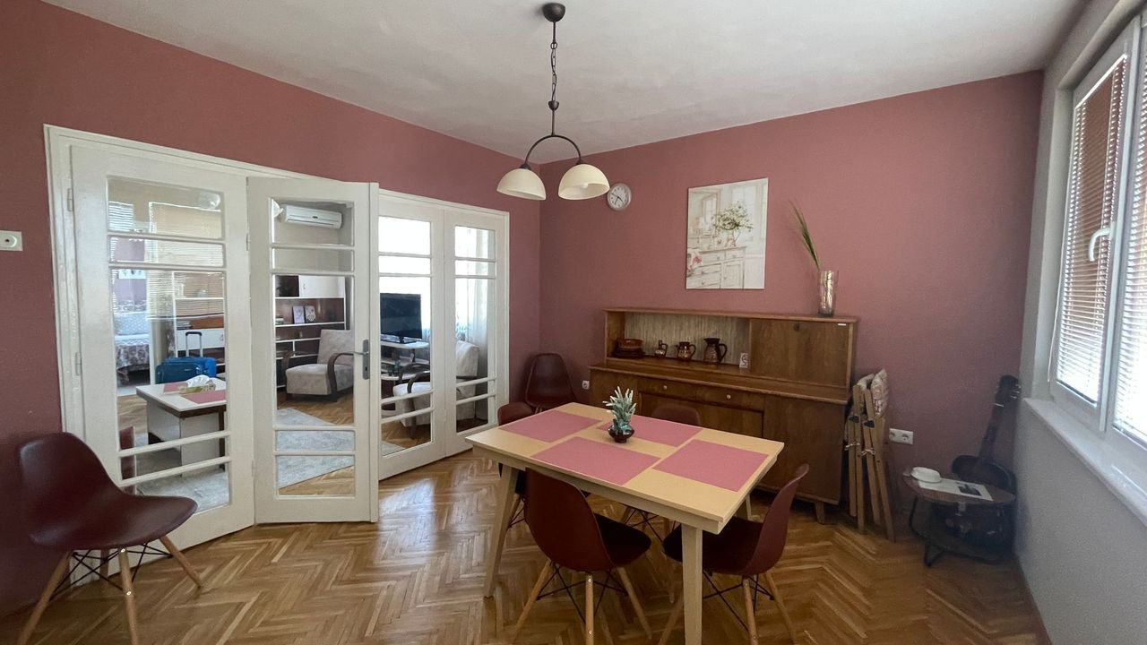 varna apartment dining