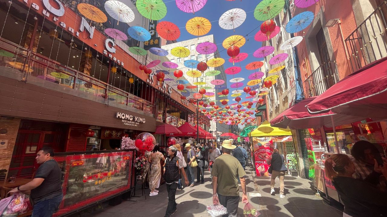 cdmx chinatown umbrella