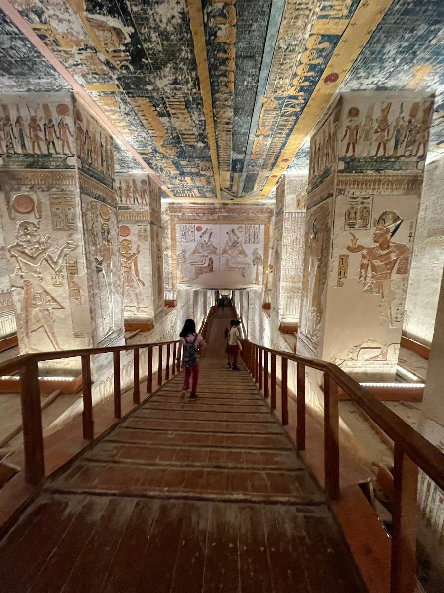 luxor ramesse 9 hall