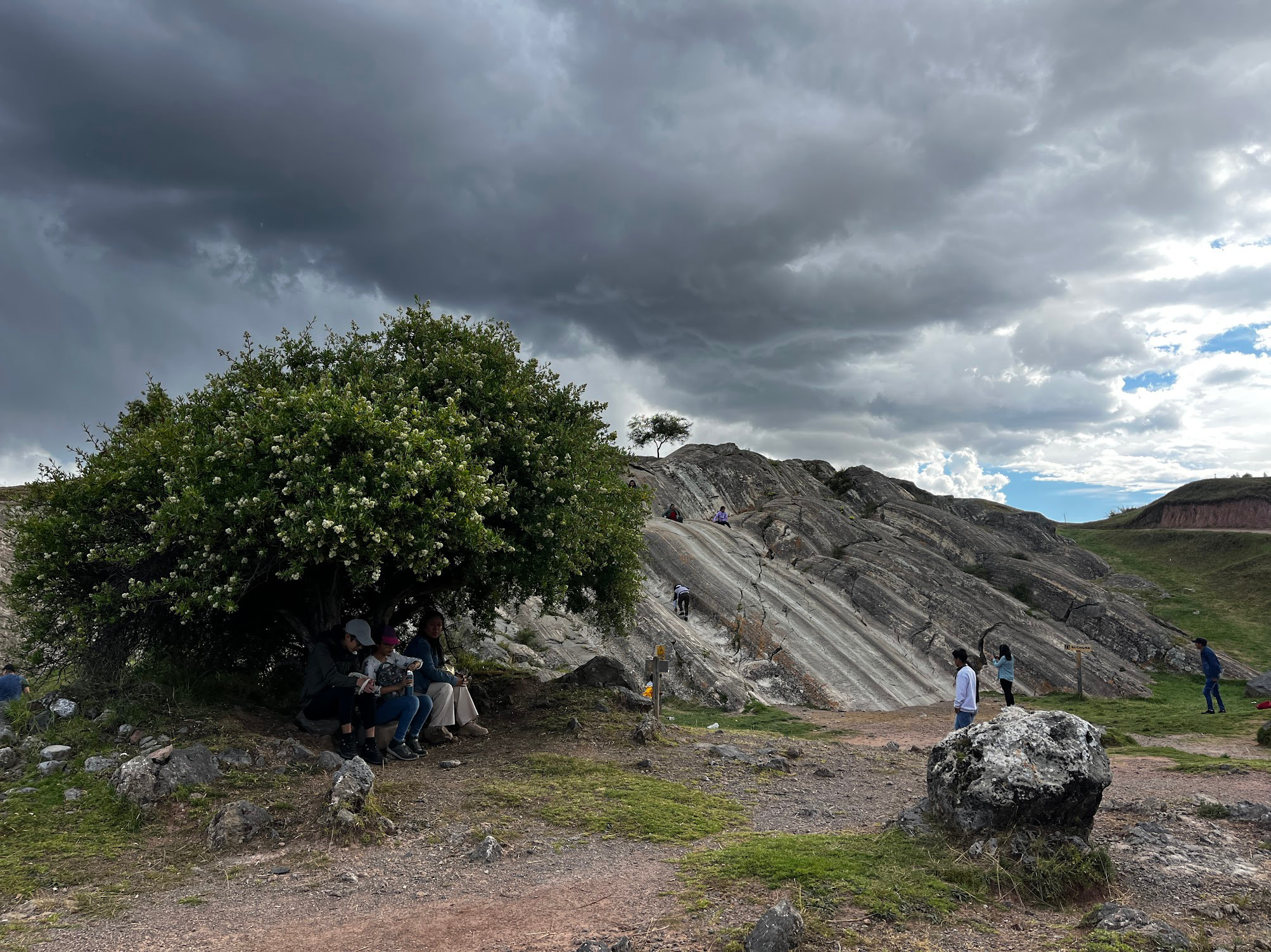 saks waman stone slide