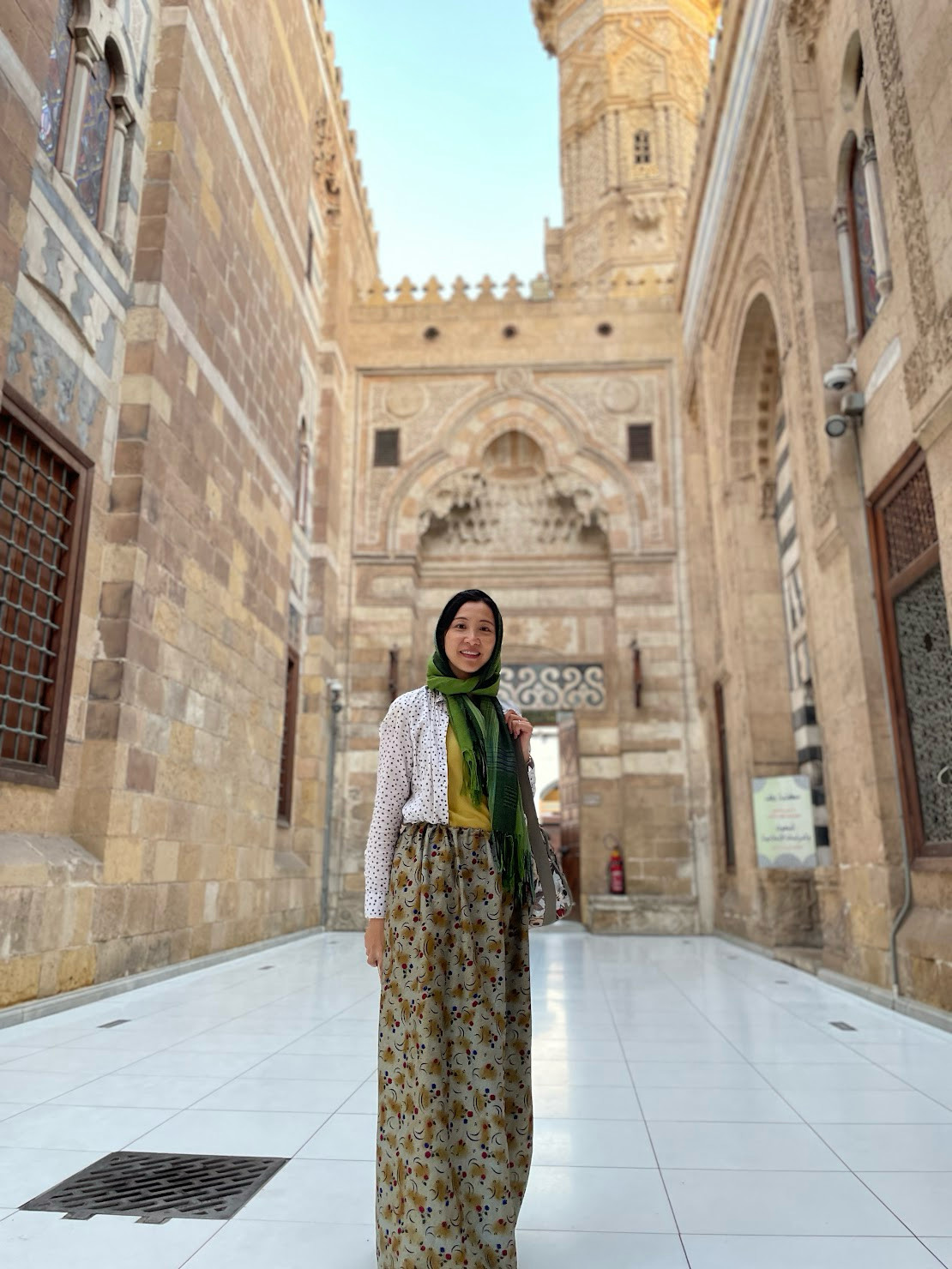 cairo market mosque skirt
