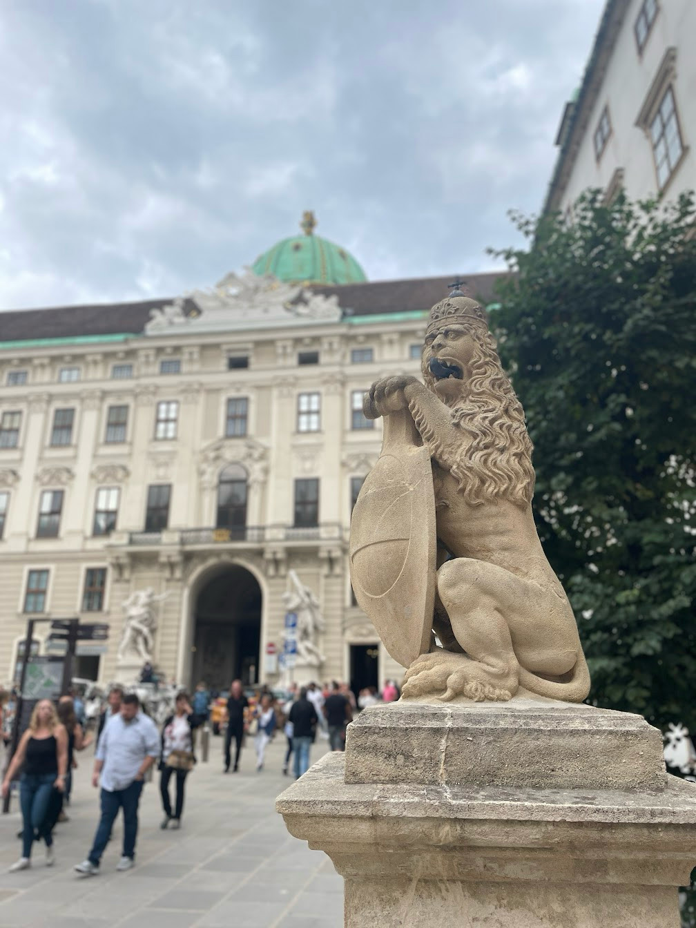 hofburg lion