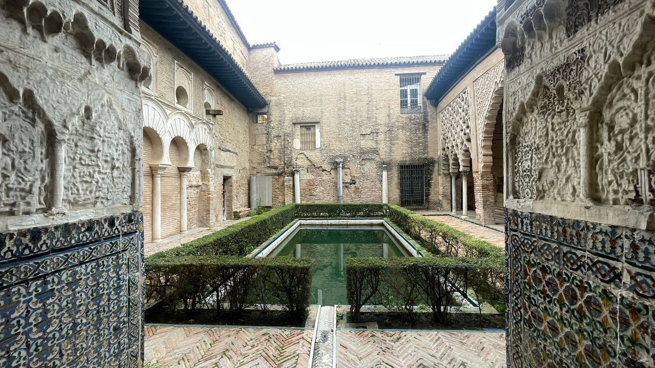 sevilla real acalzar pool