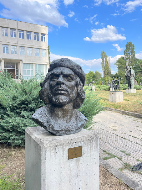 sofia statue2