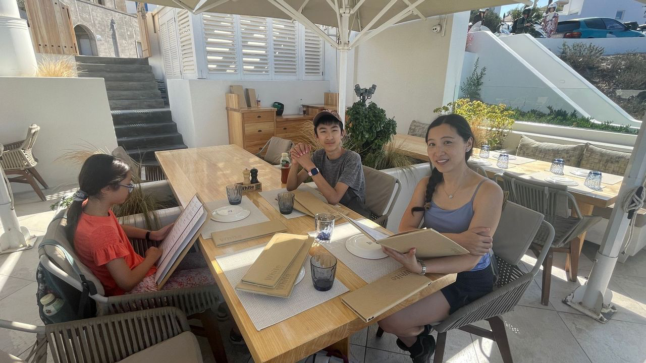 santtorini hiking lunch