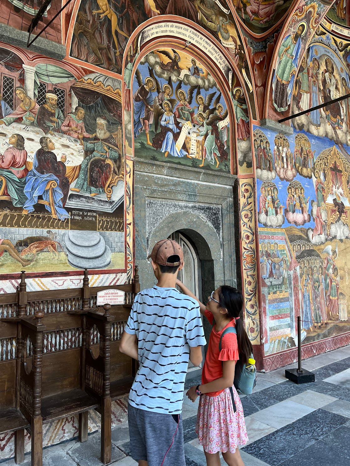 leo and yan rila mural