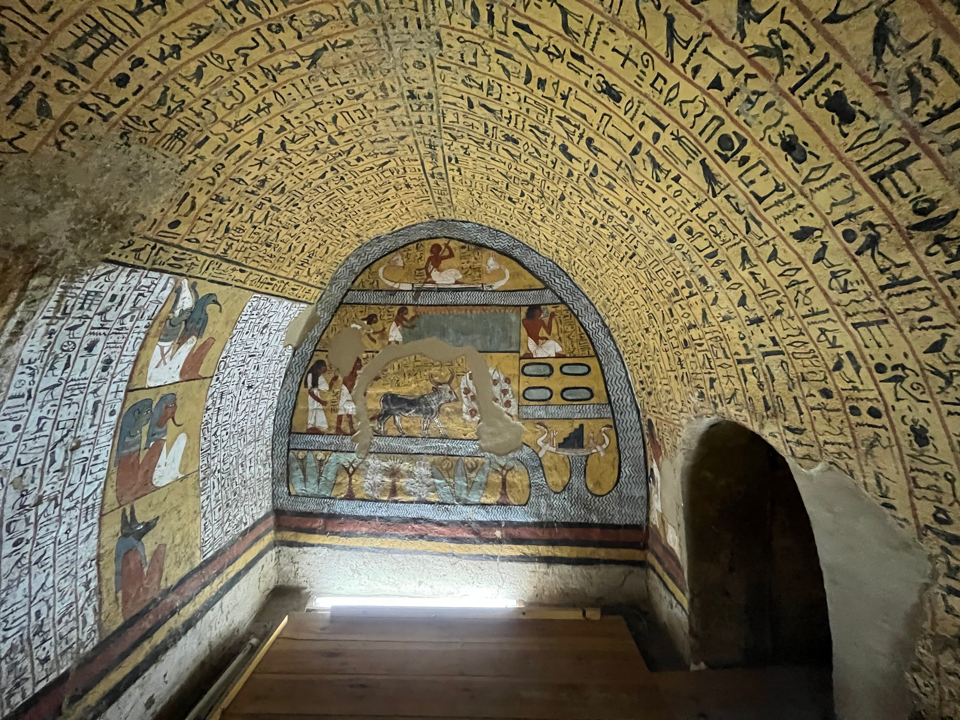 luxor artisan village roof